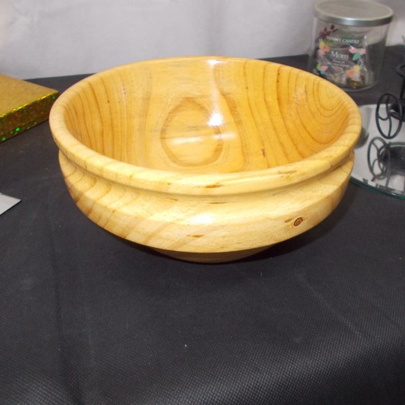 2 beautiful pine wood bowls - Picture 3 of 12